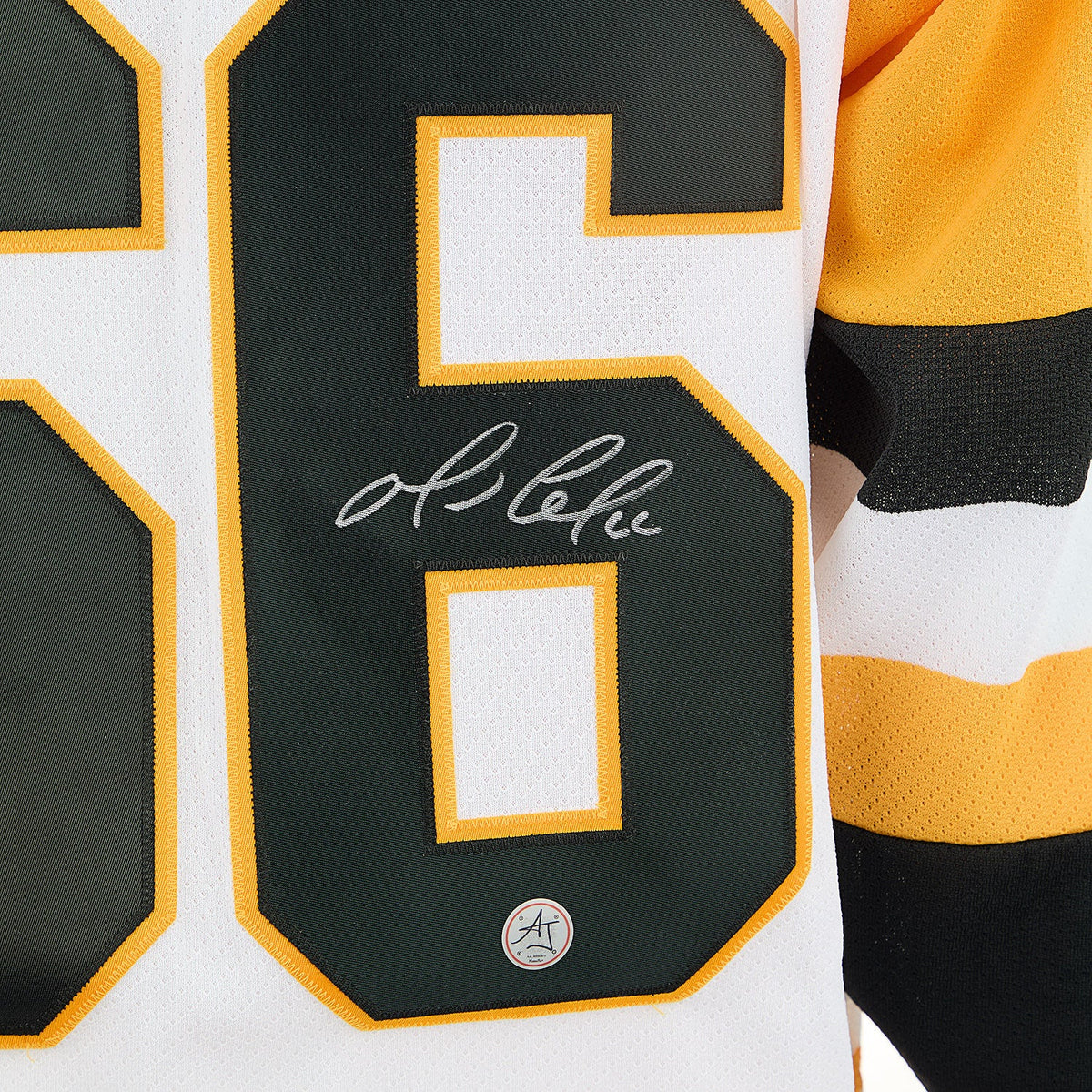 Mario Lemieux Autographed Pittsburgh Penguins White Vintage CCM Jersey product image 3, provided for visual reference and