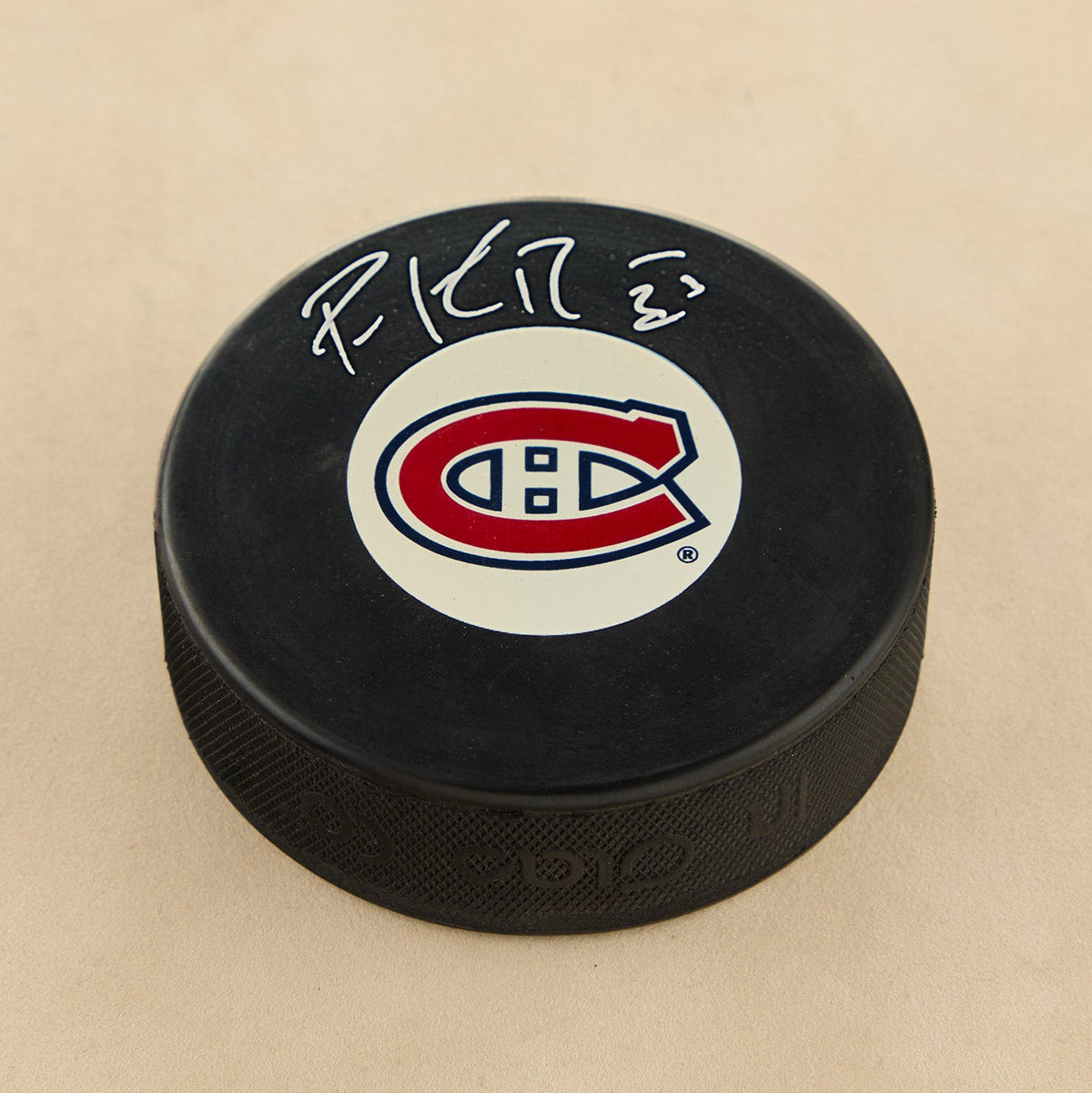 Patrick Roy Autographed Montreal Canadiens Hockey Puck product image 1, provided for visual reference and product detail