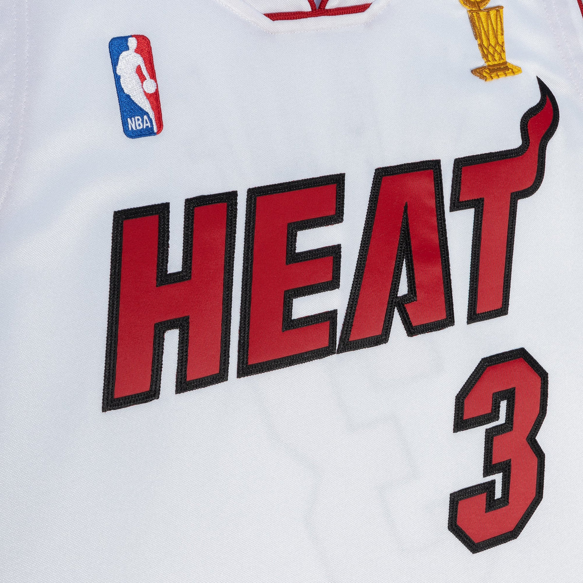 Men's Miami Heat Dwyane Wade Mitchell & Ness White 2005-06 product image 5