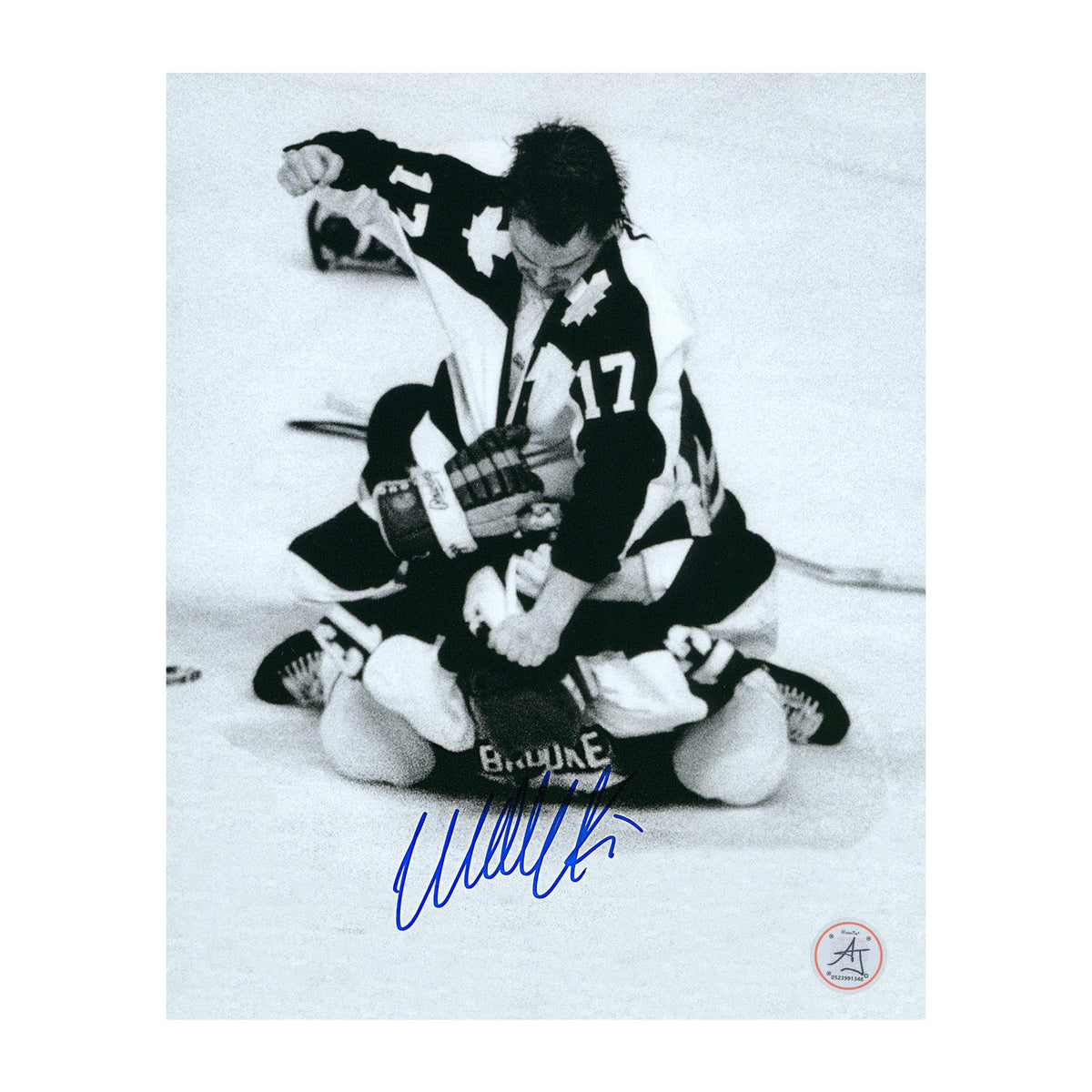 Wendel Clark Signed Toronto Maple Leafs Black & White Punishment 8x10 Photo product image 1, provided for visual reference