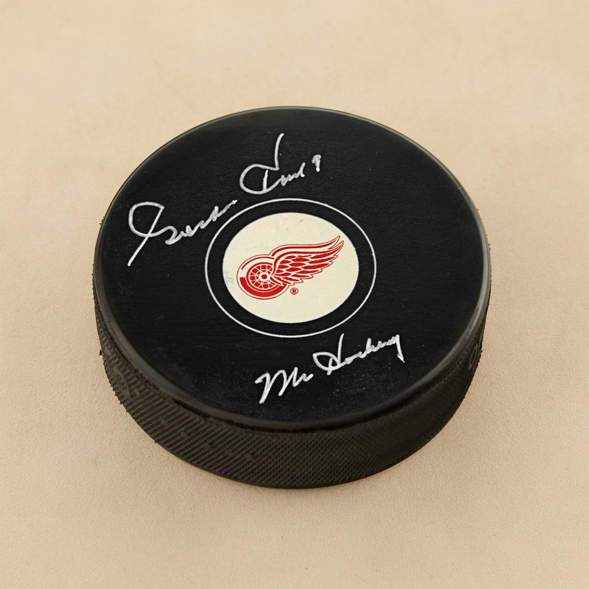 Gordie Howe Signed Detroit Red Wings Hockey Puck with Mr Hockey Note product image 1, provided for visual reference and