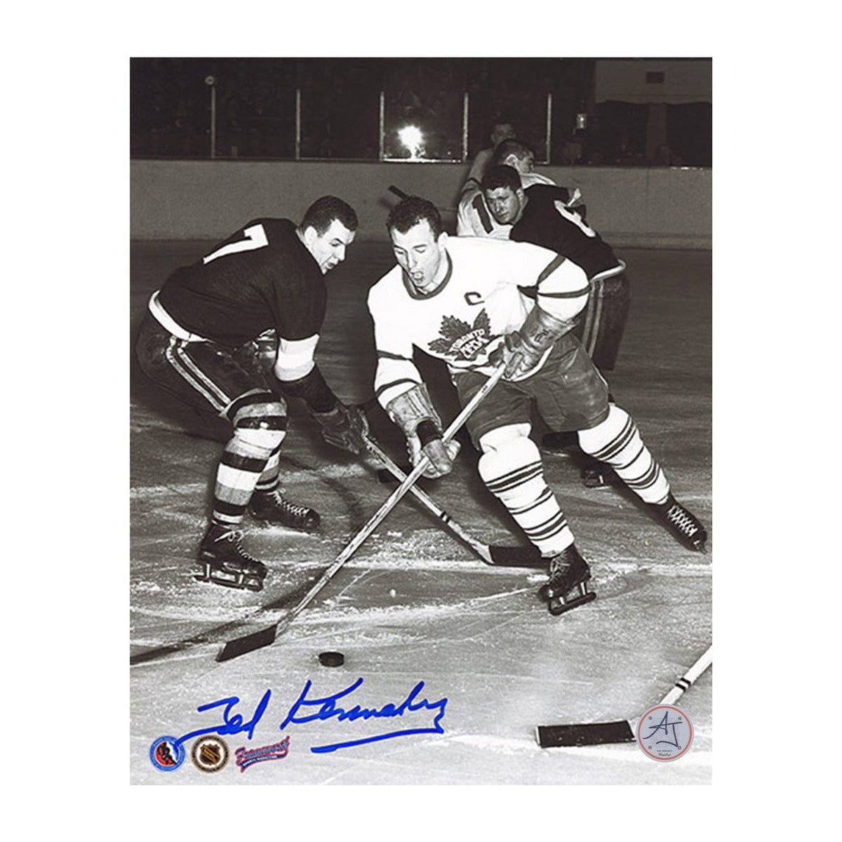 Teeder Kennedy Autographed Toronto Maple Leafs Black and White 8x10 Photo product image 1, provided for visual reference and