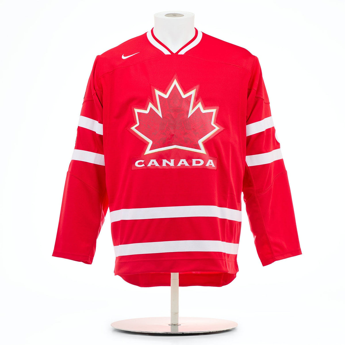 Roberto Luongo Team Canada Signed & Inscribed 2010 Olympic Gold Nike Jersey product image 2, provided for visual reference