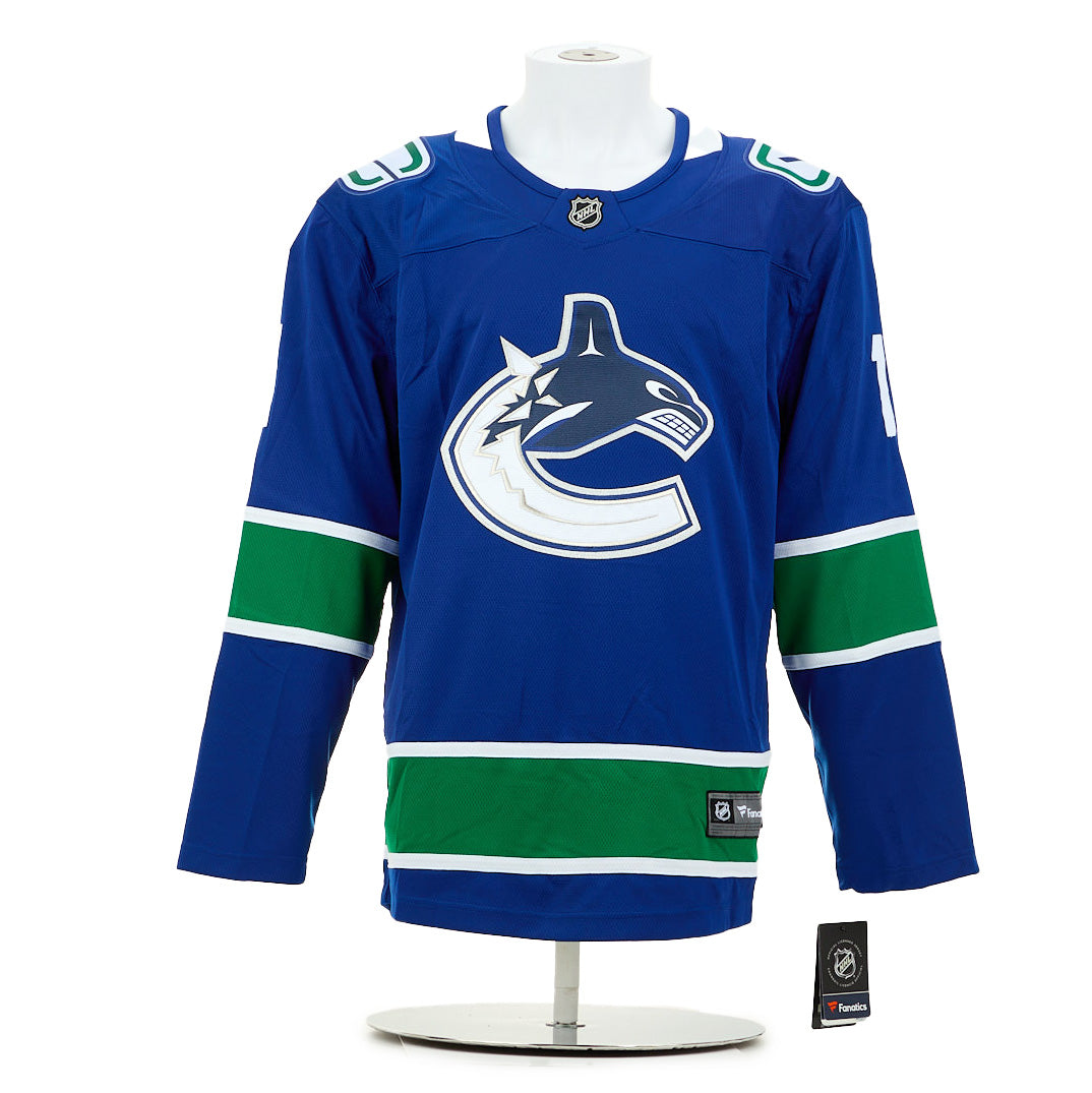 Roberto Luongo Signed Vancouver Canucks Cup Game 5 Victory Art Jersey #4/20 product image 2, provided for visual reference