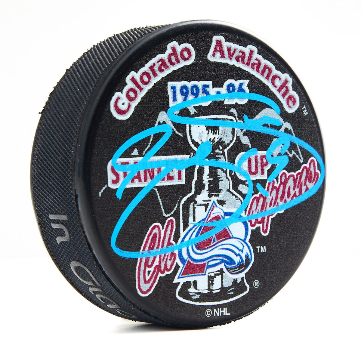 Joe Sakic Autographed Colorado Avalanche 1996 Stanley Cup Puck product image 1, provided for visual reference and product