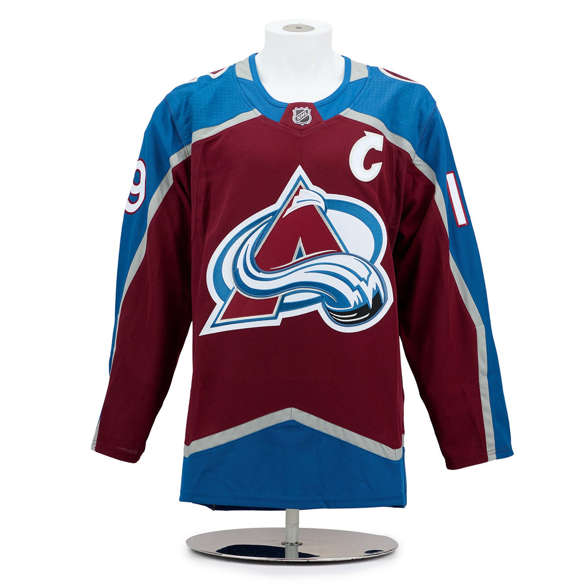 Joe Sakic Signed Colorado Avalanche Championship Portrait Art Jersey #16/19 product image 2, provided for visual reference