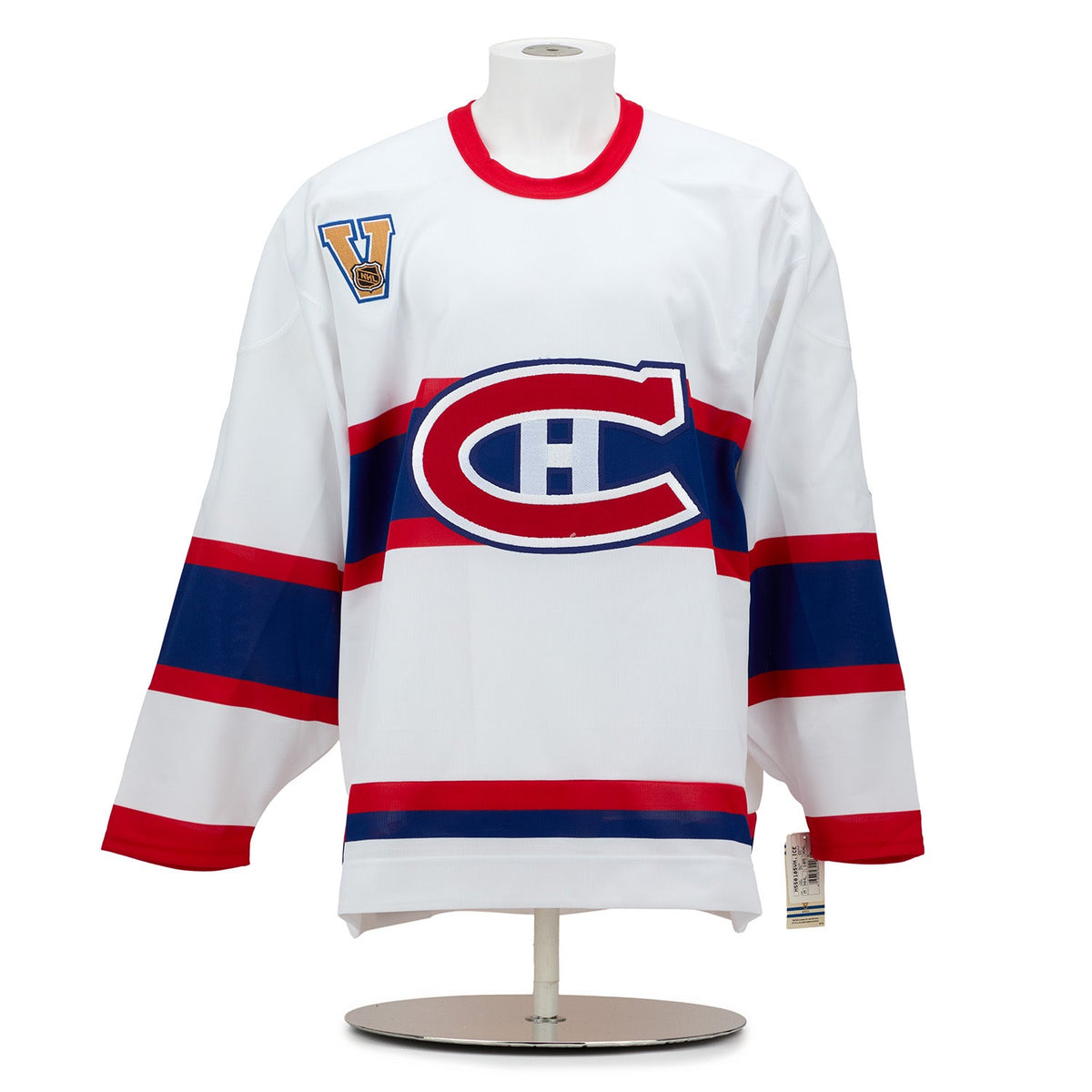 Gump Worsley Autographed Montreal Canadiens Vintage CCM Jersey product image 2, provided for visual reference and product