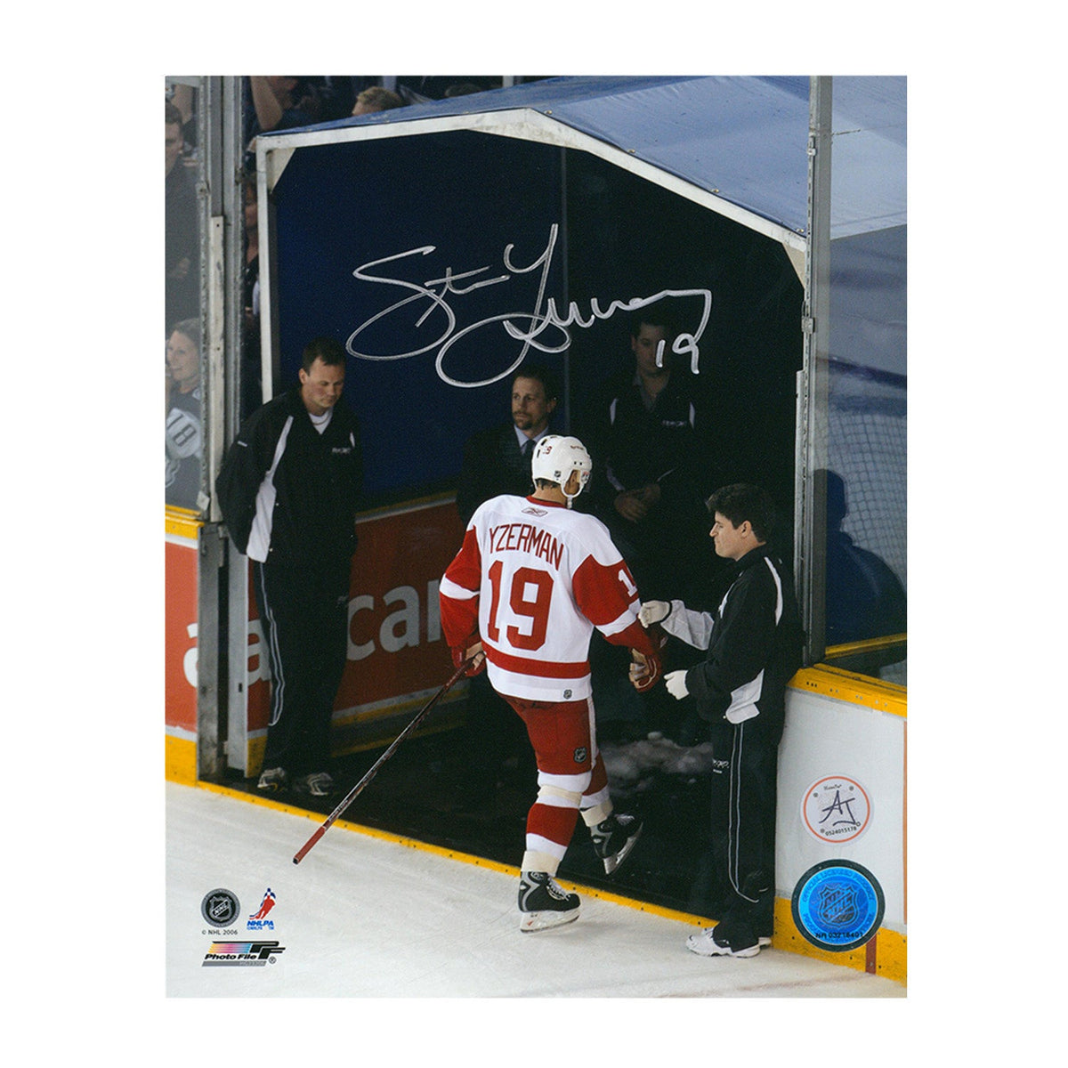 Steve Yzerman Autographed Detroit Red Wings Last Step 8x10 Photo product image 1, provided for visual reference and product